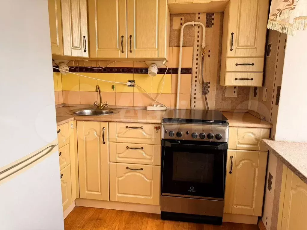 3-к. квартира, 60 м, 5/5 эт. - Фото 1