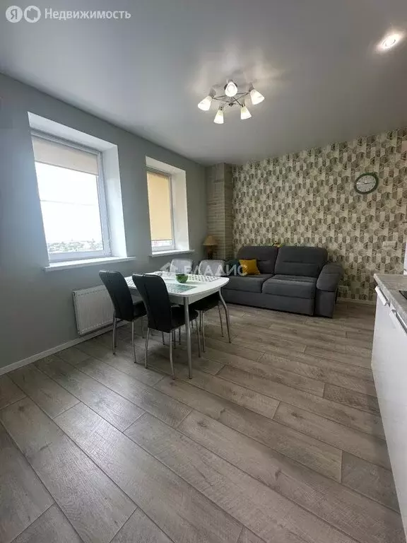 2-комнатная квартира: Волгоград, улица Расула Гамзатова, 11 (47.7 м) - Фото 1