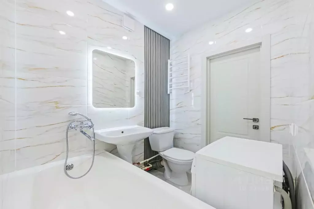 1-к кв. Свердловская область, Екатеринбург ул. Фурманова, 55 (31.6 м) - Фото 1