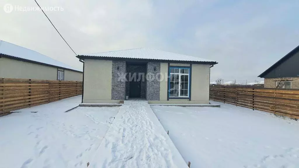 Дом в Абакан, 2-я Садовая улица (100 м) - Фото 1