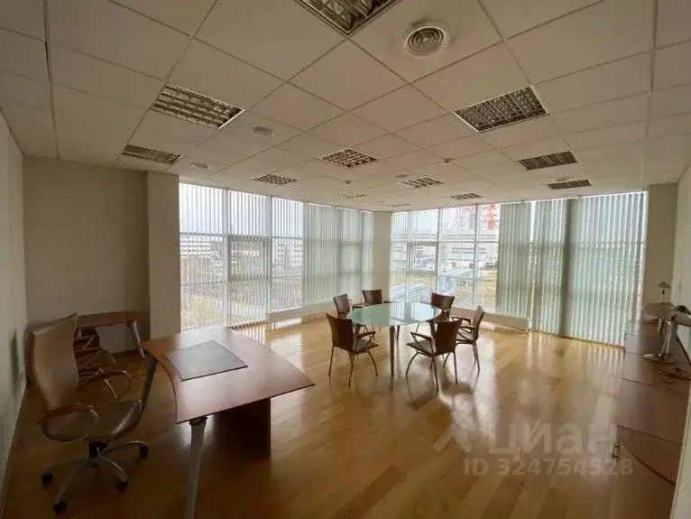 Офис в Санкт-Петербург ул. 3-я Конная Лахта, 48А (950 м) - Фото 2