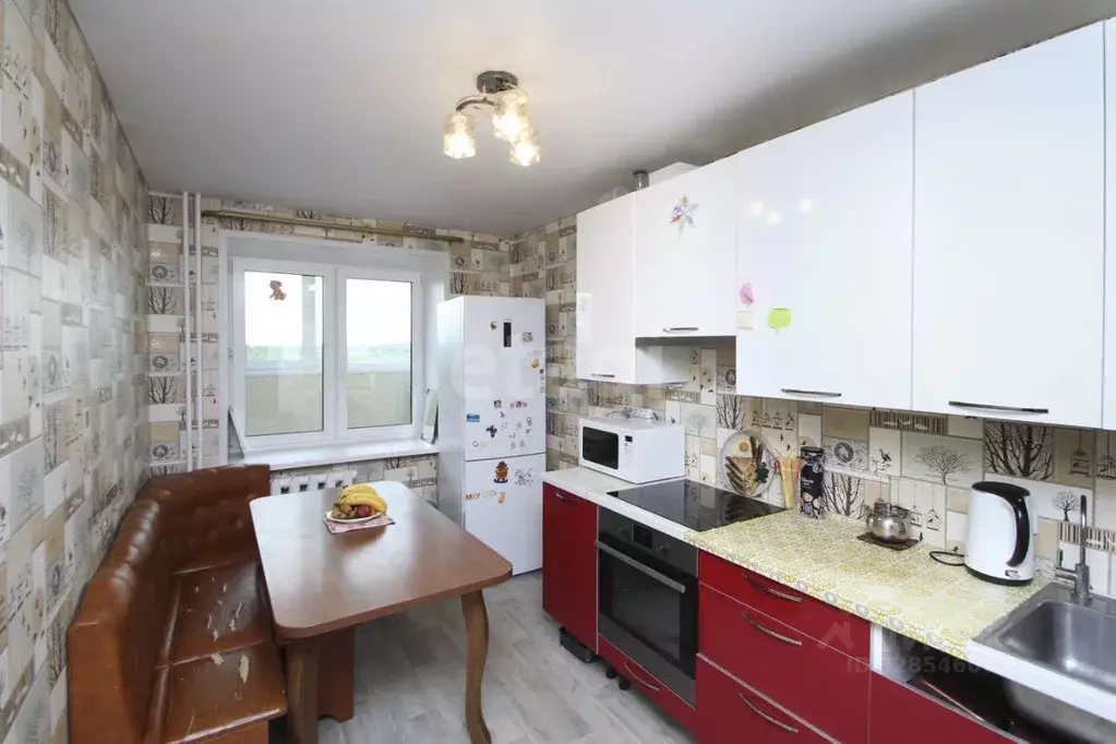 3-к кв. Тюменская область, Тюмень ул. Избышева, 6 (86.0 м) - Фото 2