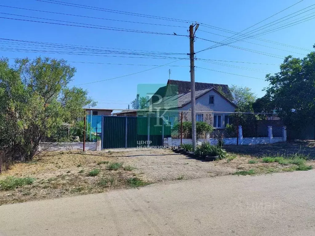 Дом в Крым, Симферопольский район, Николаевское с/пос, с. Раздолье ул. ... - Фото 1