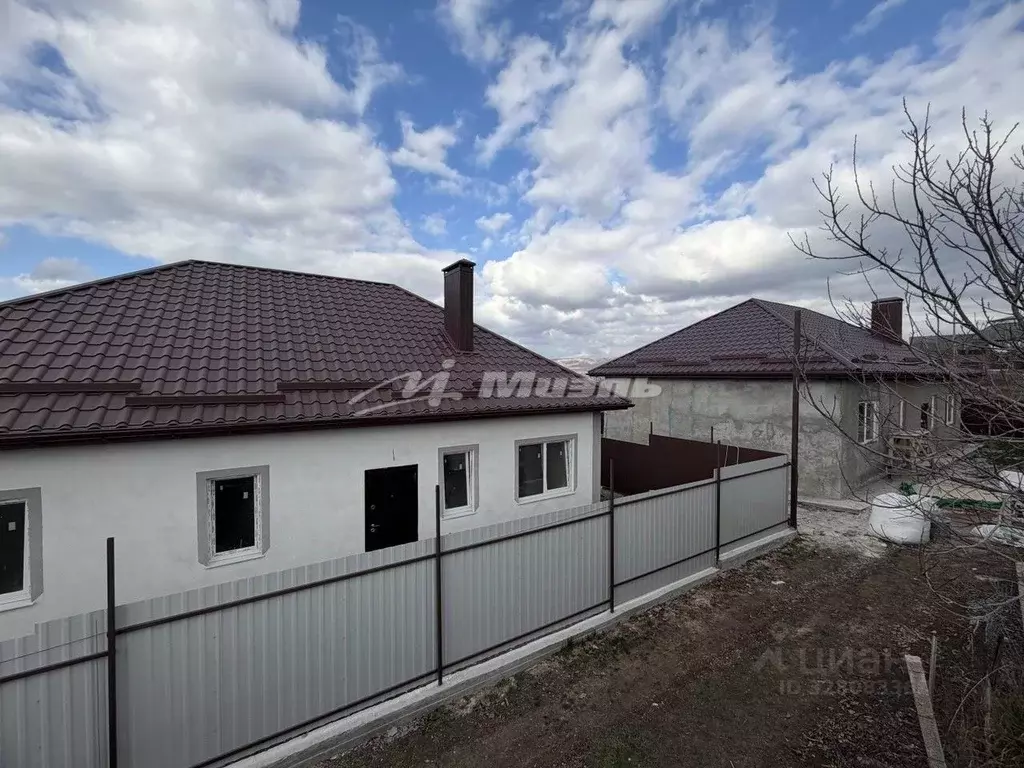 Дом в Крым, Симферопольский район, с. Доброе ул. Зеленая, 30 (120 м) - Фото 2