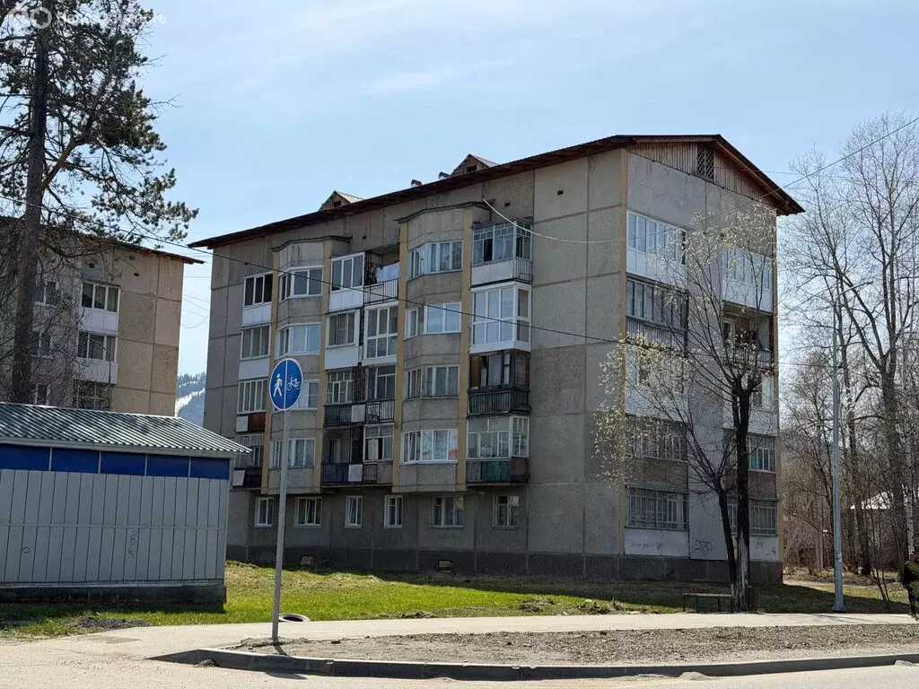 3-комнатная квартира: Байкальск, микрорайон Гагарина, 166 (62.5 м) - Фото 1