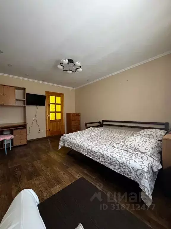 2-к кв. Крым, Ялта ул. Верхне-Слободская, 10 (60.0 м) - Фото 0
