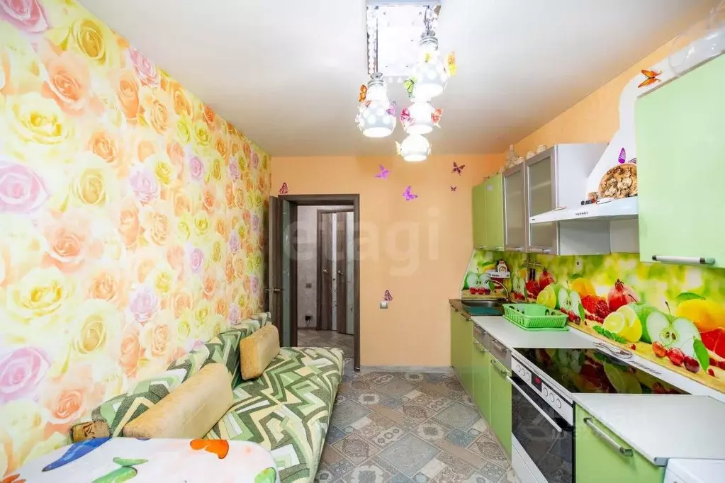 2-к кв. Ханты-Мансийский АО, Сургут Комсомольский просп., 13 (65.6 м) - Фото 1