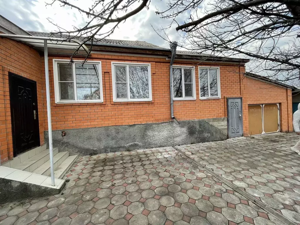 Коттедж в Краснодарский край, Лабинский район, Владимирская ст-ца ... - Фото 1