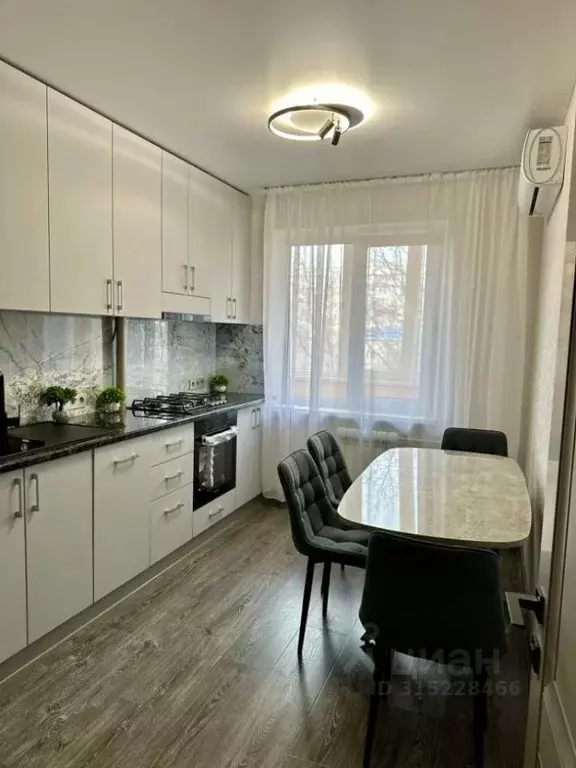 3-к кв. Крым, Симферополь ул. Бела Куна, 21 (63.0 м) - Фото 0