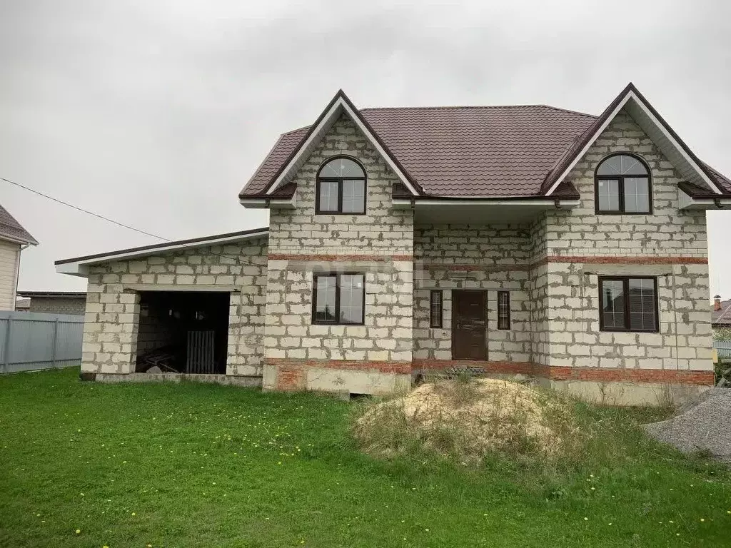 Дом в Белгородская область, Старый Оскол ул. Благовещенская (220 м) - Фото 0