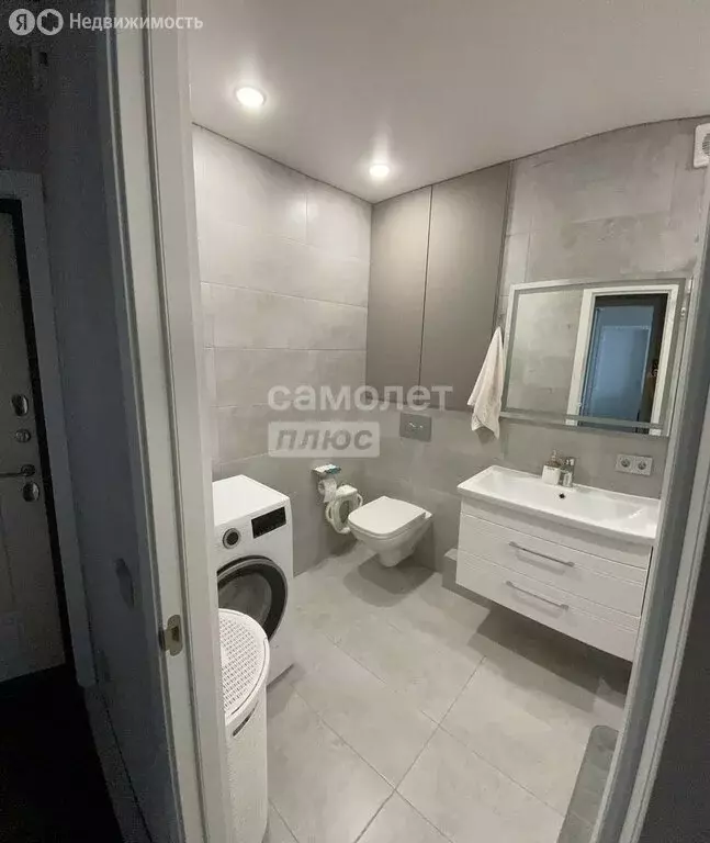 3-комнатная квартира: Тюмень, улица Валентины Трофимовой, 3 (56.2 м) - Фото 1