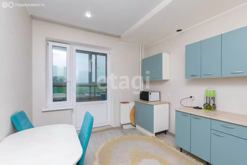 1-комнатная квартира: Тюмень, улица Парада Победы, 7 (36.5 м) - Фото 1