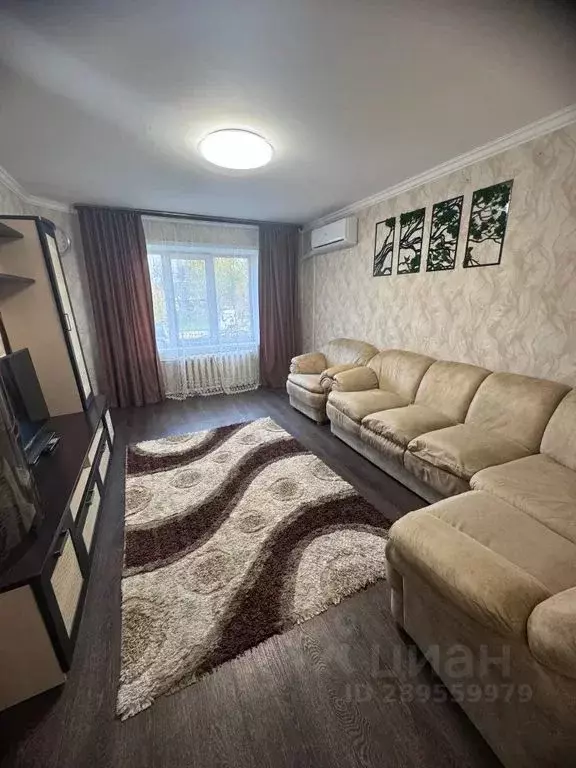 3-к кв. Алтайский край, Белокуриха ул. Братьев Ждановых, 15 (66.0 м) - Фото 0