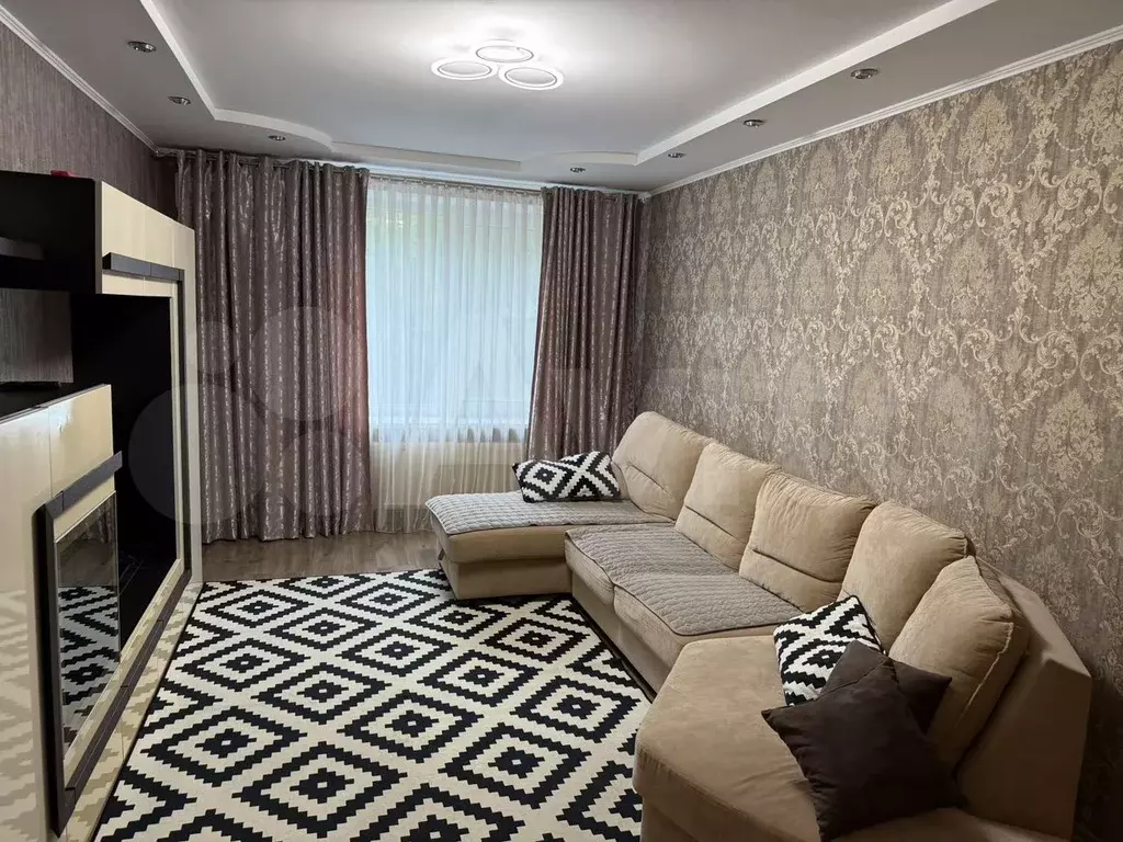 2-к. квартира, 70 м, 2/10 эт. - Фото 0