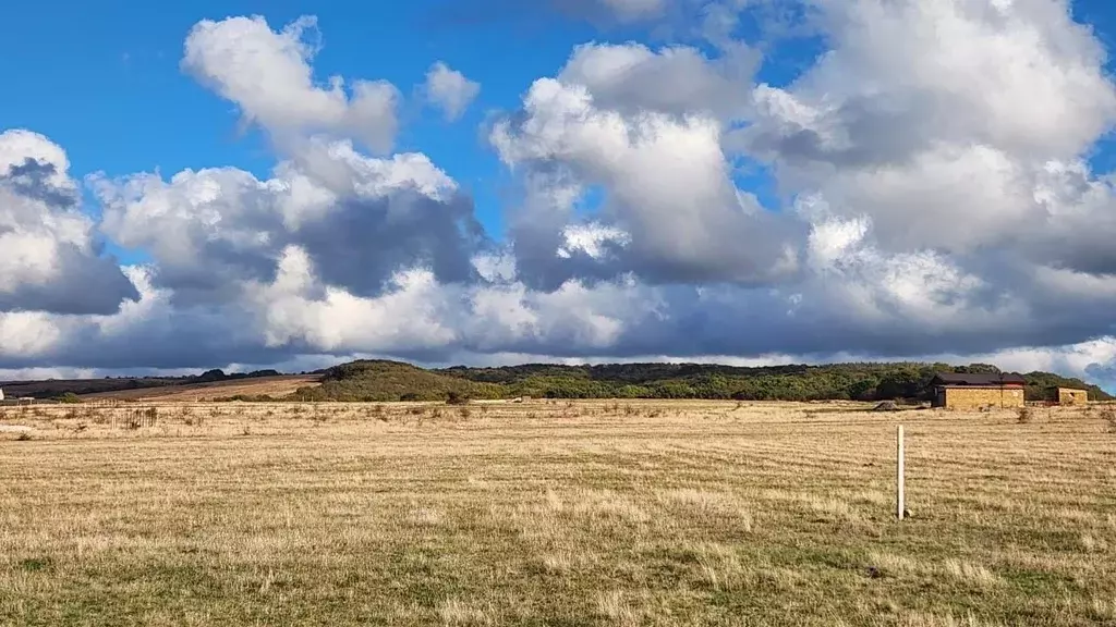 Участок в Крым, Симферопольский район, Перовское с/пос  (6.0 сот.) - Фото 1