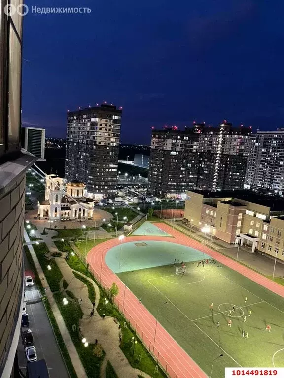 2-комнатная квартира: Краснодар, улица Адмирала Серебрякова, 3 (67 м) - Фото 1