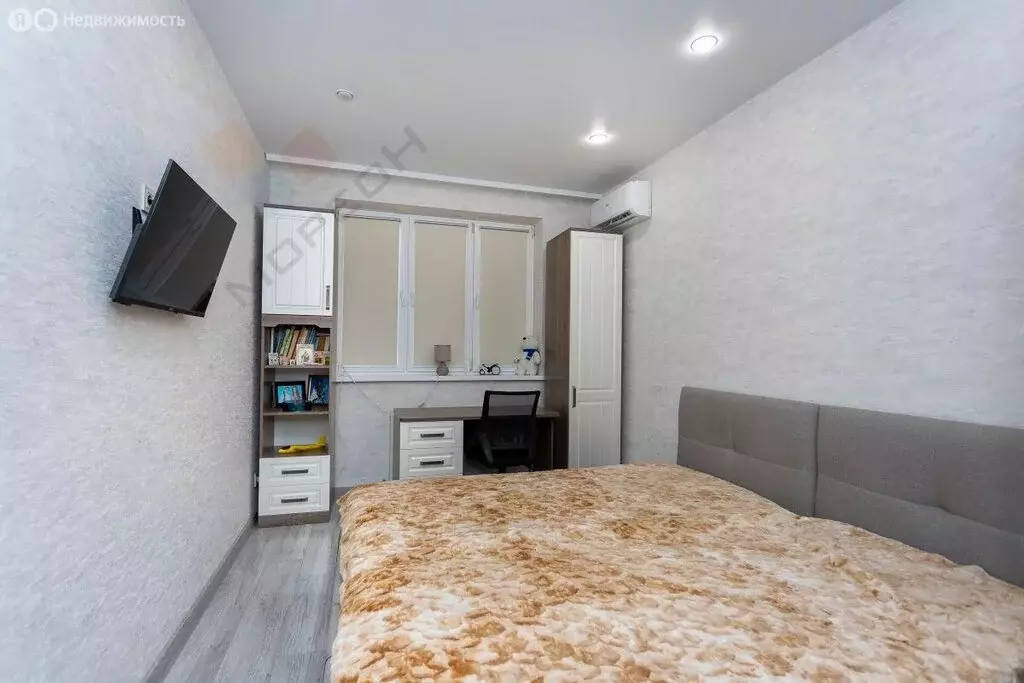 3-комнатная квартира: Краснодар, улица Западный Обход, 45к1 (58.9 м) - Фото 0