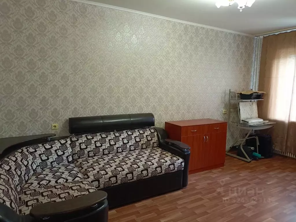 2-к кв. Курская область, Железногорск ул. Димитрова, 8к3 (59.7 м) - Фото 1