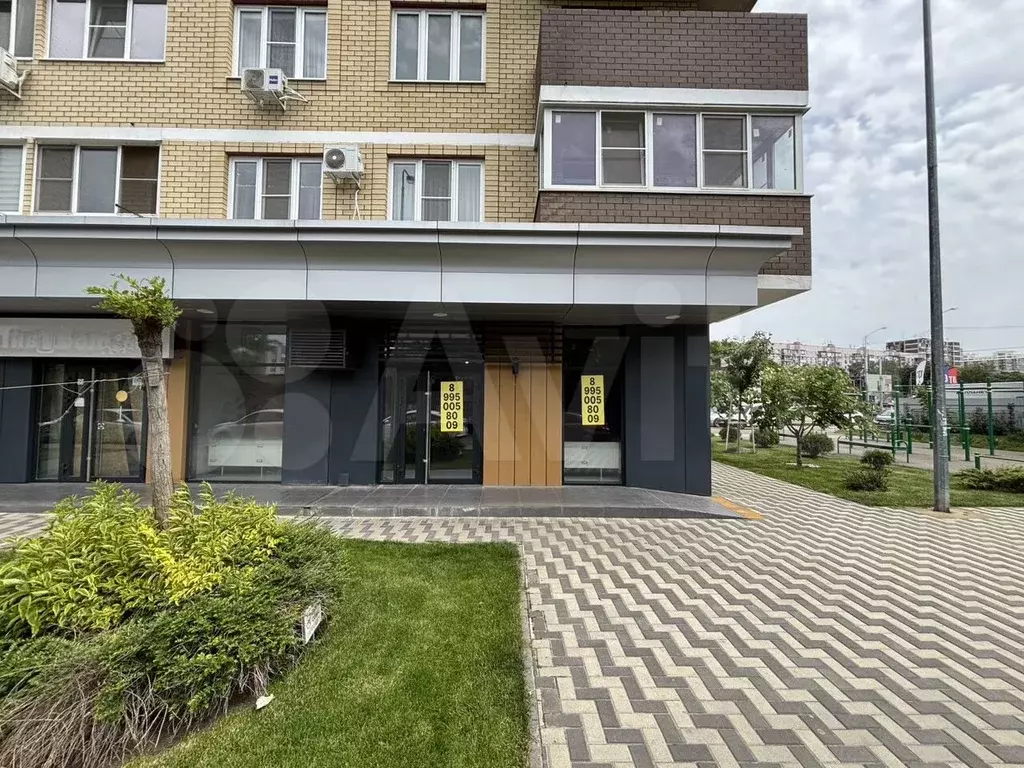 Торговое угловое 92 м2 - Фото 1