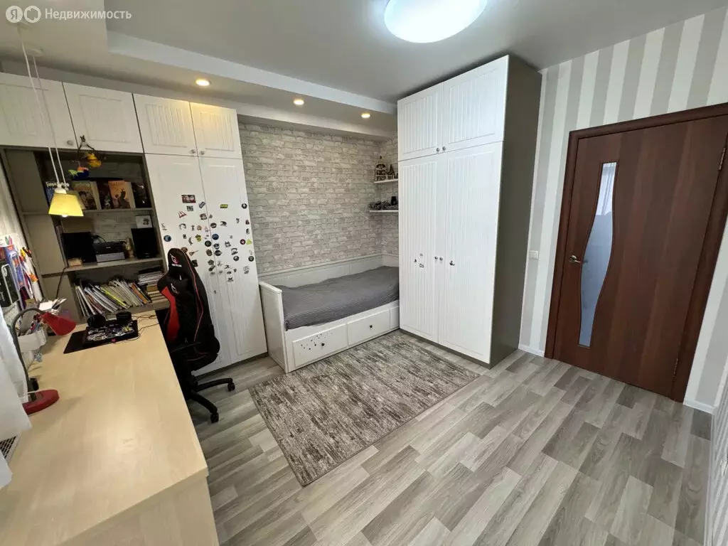 2-комнатная квартира: Верхняя Пышма, улица Сварщиков, 2А (56 м) - Фото 1