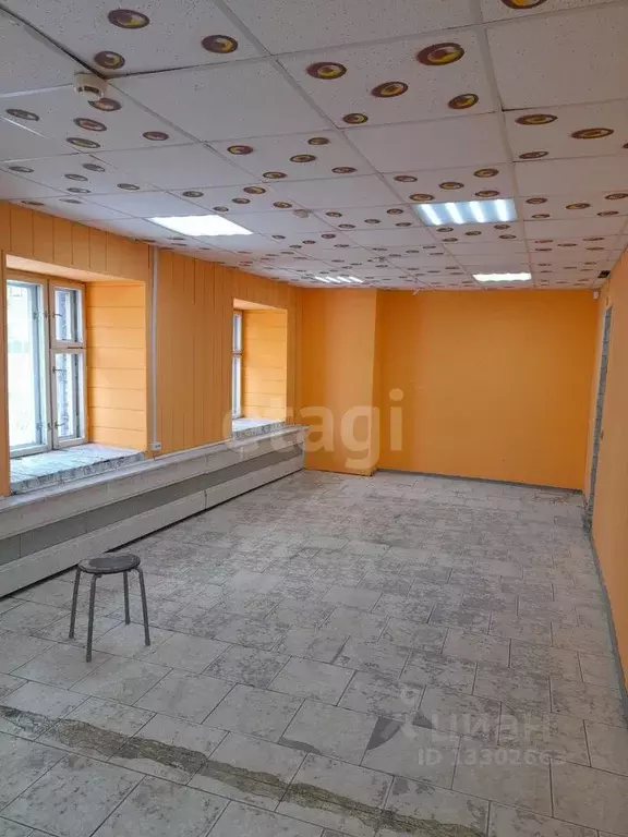 Офис в Ханты-Мансийский АО, Сургут ул. Нефтяников, 13 (135 м) - Фото 1