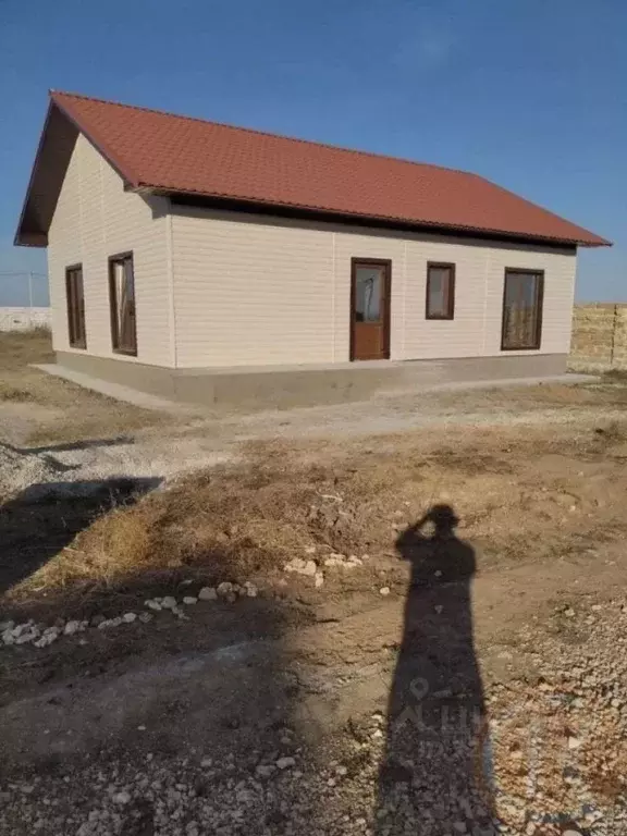 Дом в Крым, Сакский район, с. Молочное ул. Космическая, 17 (96 м) - Фото 2