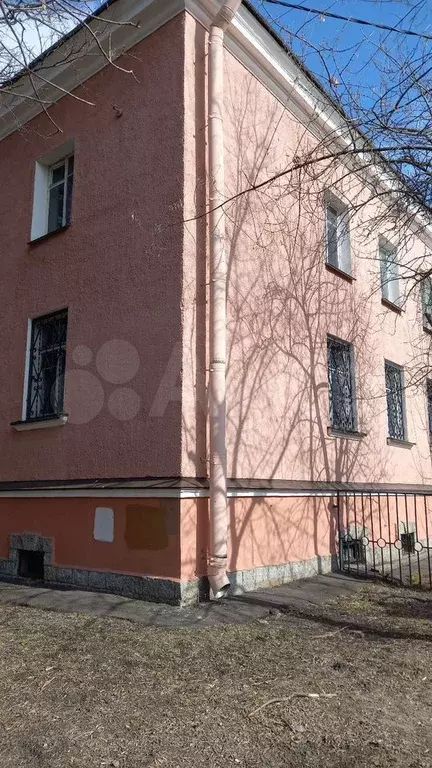 Комната 32,5 м в 6-к., 2/2 эт. - Фото 1