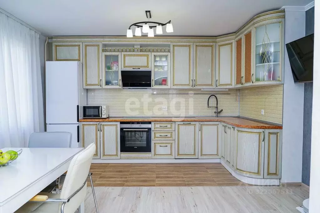 2-к кв. Башкортостан, Уфа ул. Шмидта, 41 (65.5 м) - Фото 1