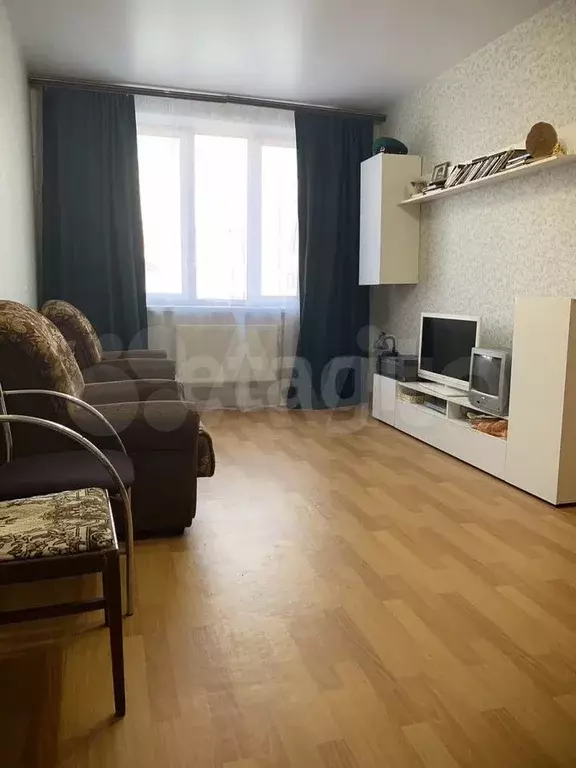1-к. квартира, 37 м, 1/3 эт. - Фото 1
