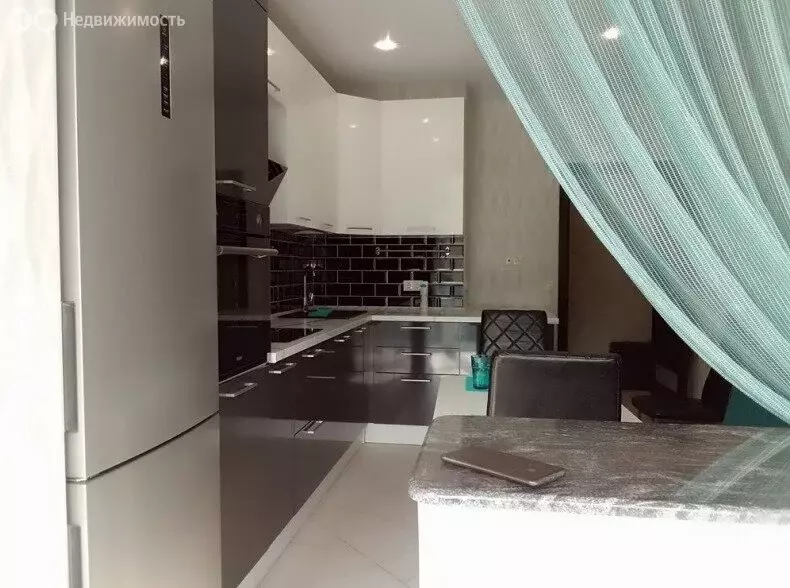 2-комнатная квартира: Сочи, улица Яна Фабрициуса, 7 (70 м) - Фото 1