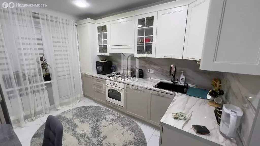 2-комнатная квартира: Каспийск, улица Зейнудина Батманова, 22 (94 м) - Фото 1