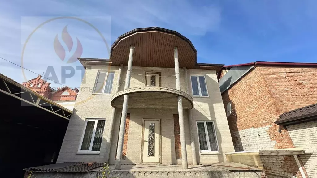 Дом в Северная Осетия, Владикавказ Комсомольская ул., 31 (250 м) - Фото 1