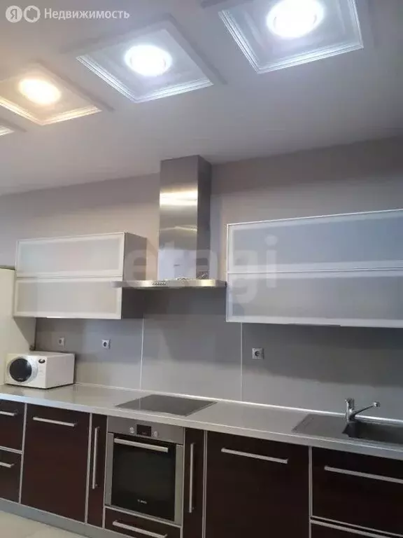 2-комнатная квартира: Омск, улица Масленникова, 82 (65.2 м) - Фото 0