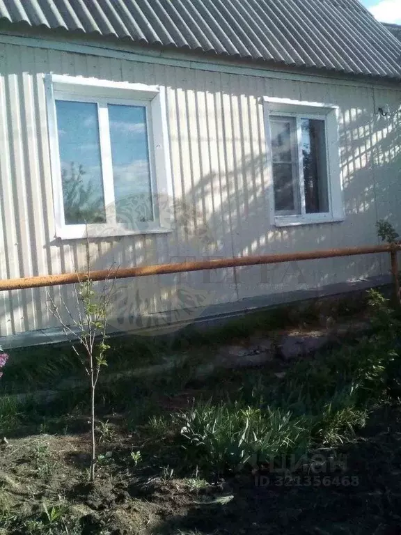 Дом в Воронежская область, Лиски ул. Карла Маркса, 1 (50 м) - Фото 0