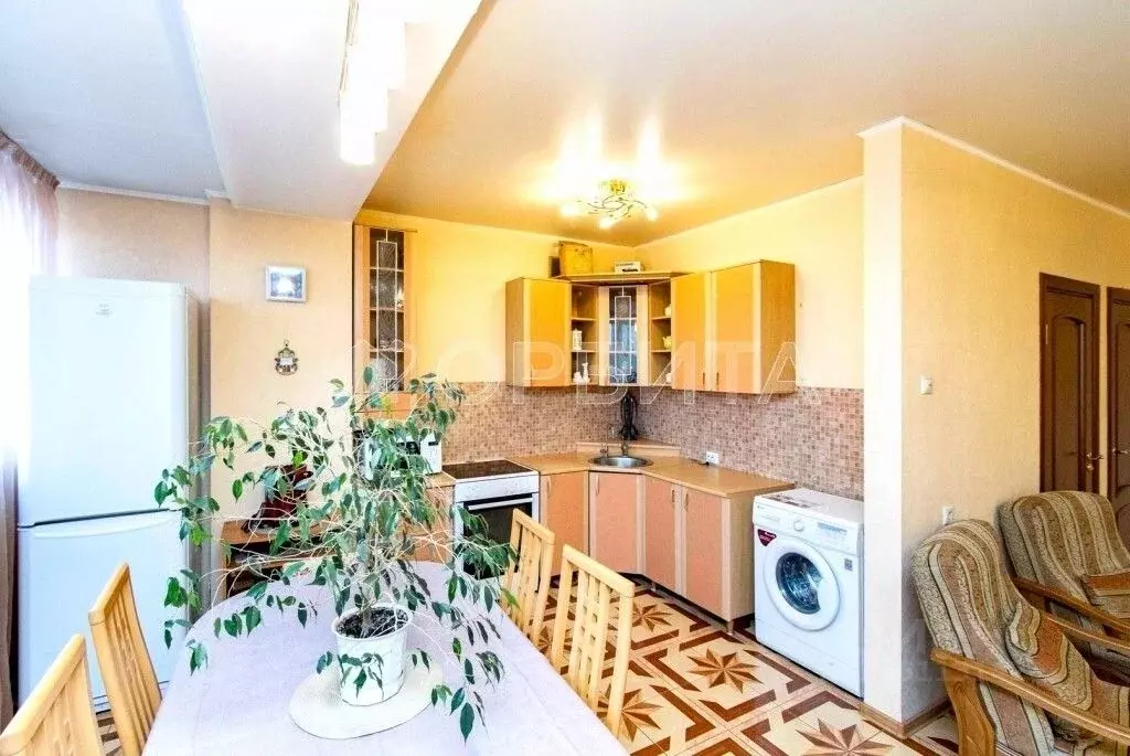 2-к кв. Тюменская область, Тюмень ул. Грибоедова, 13к3 (85.8 м) - Фото 1