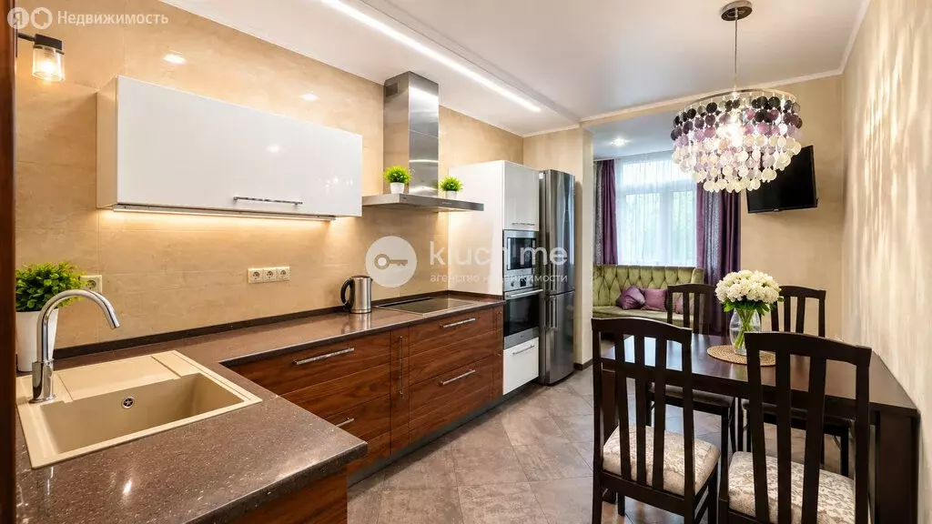 2-комнатная квартира: Казань, улица Баки Урманче, 8 (70 м) - Фото 1
