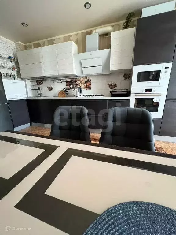 Продаётся 2-к квартира, 65.8 м - Фото 1