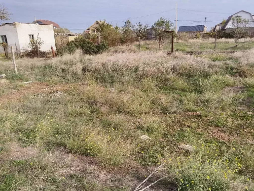 Участок в Крым, Сакский район, Штормовское с/пос, с. Крыловка ул. Мира ... - Фото 1