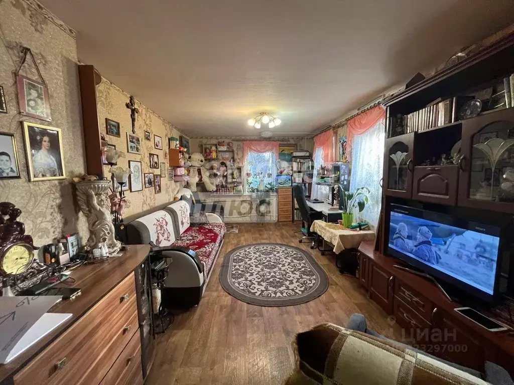 Дом в Свердловская область, Артемовский муниципальный округ, пос. ... - Фото 1