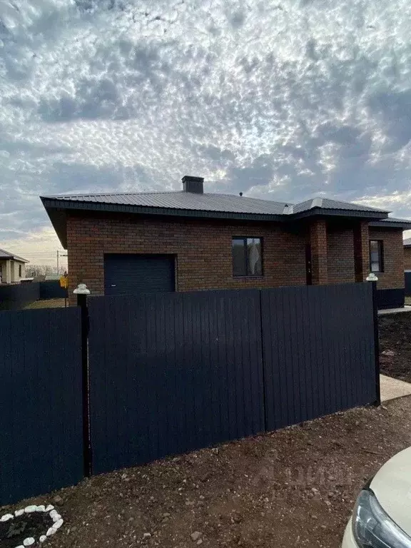 Дом в Башкортостан, Стерлитамакский район, Казадаевский сельсовет, с. ... - Фото 2