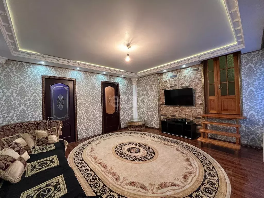 Продается махачкале. Продается махачкале. Дома в махачкале. Люстры на ирчи. Квартиры в махачкале 10 этажные 7 комнатные.