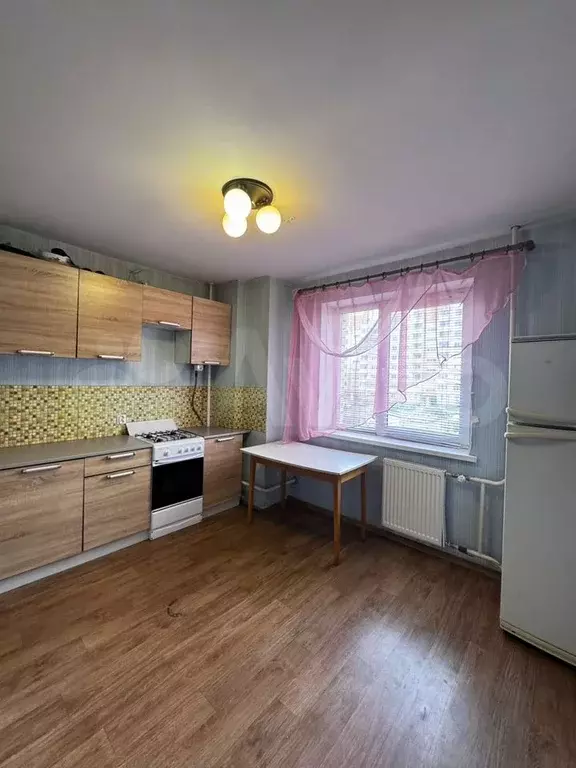 2-к. квартира, 70 м, 2/9 эт. - Фото 1