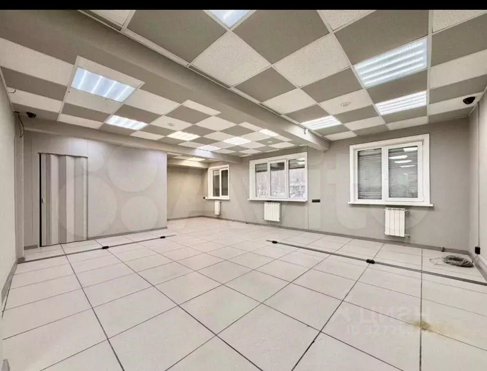 Помещение свободного назначения в Иркутская область, Иркутск ул. ... - Фото 1