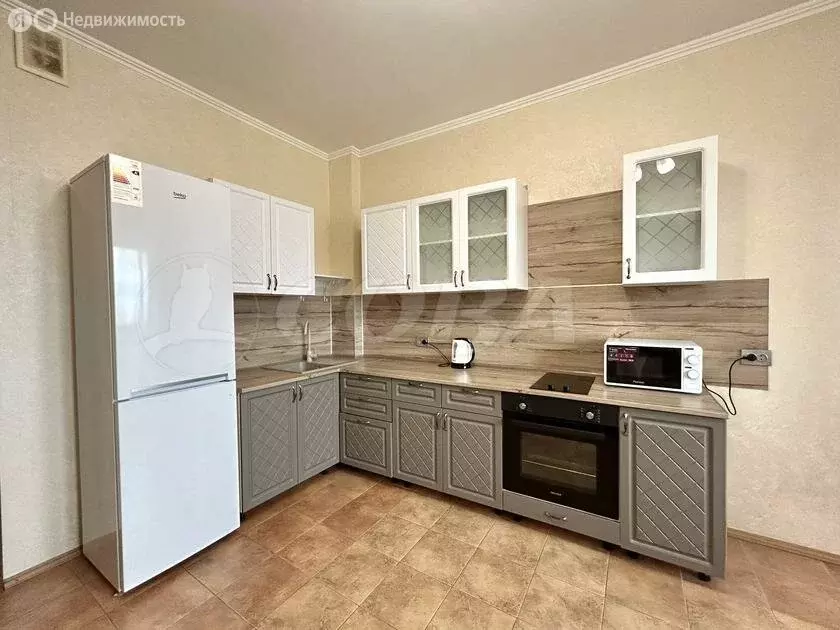 1-комнатная квартира: Тюмень, улица Малыгина, 2 (52 м) - Фото 1