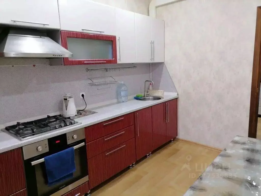 1-к кв. Ямало-Ненецкий АО, Новый Уренгой Сибирская ул., 17Б (50.0 м) - Фото 1