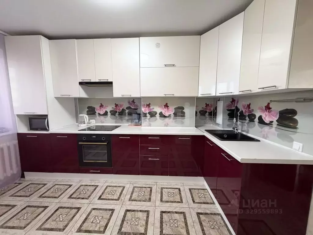 3-к кв. Башкортостан, Уфа Российская ул., 47/3 (88.1 м) - Фото 1