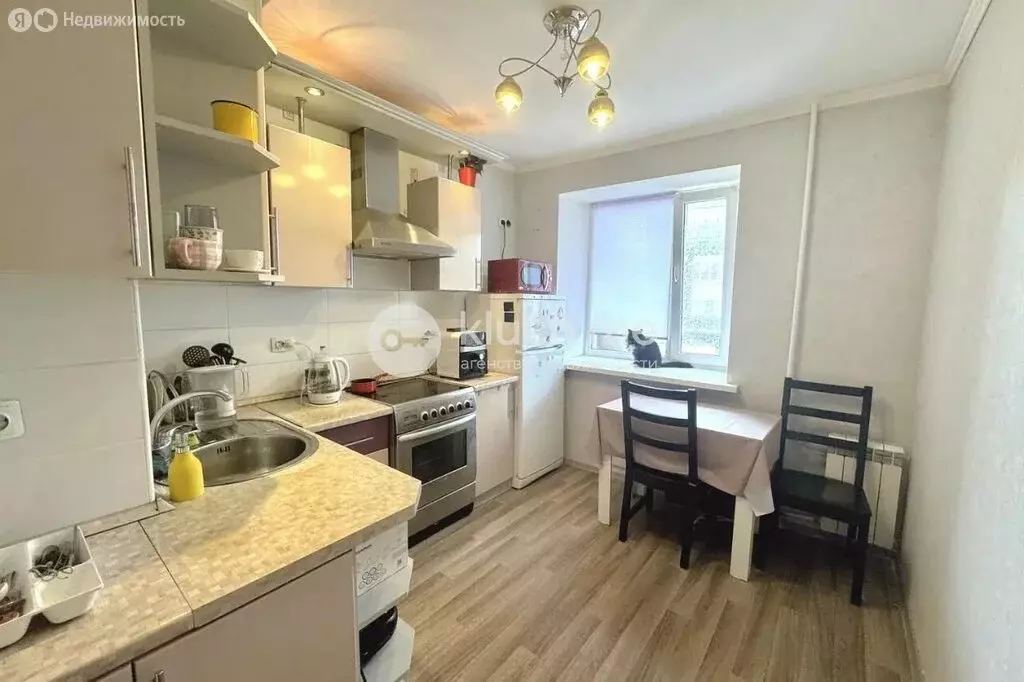 3-комнатная квартира: Казань, улица Сафиуллина, 32А (61.7 м) - Фото 1