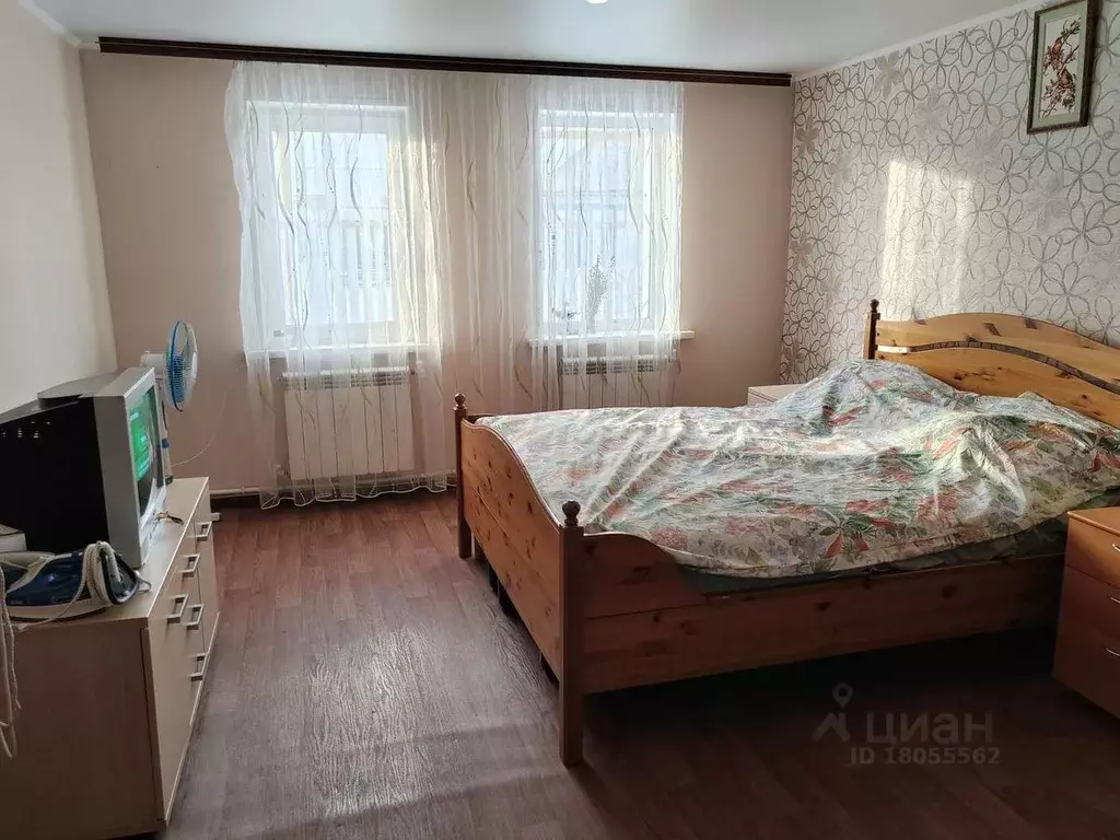 Дом в Самарская область, Кинель ул. Дзержинского, 2 (80 м) - Фото 1
