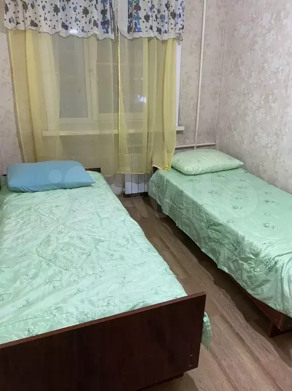 Комната 60 м в 2-к., 2/5 эт. - Фото 0