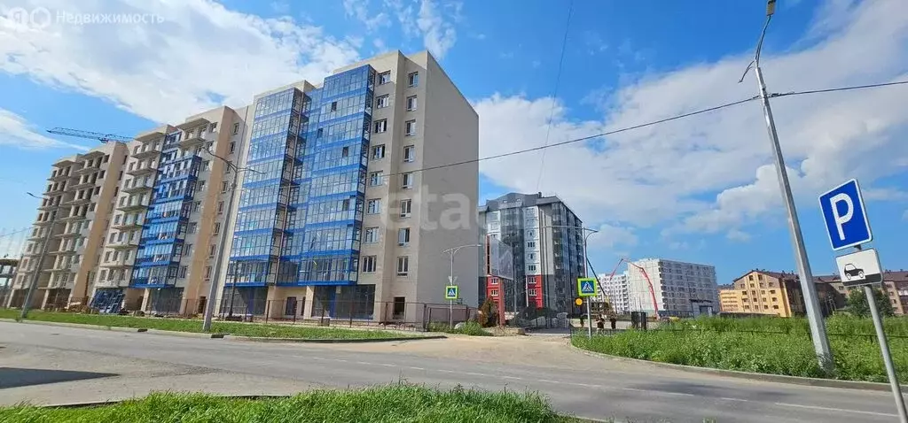 3-комнатная квартира: Абакан, улица Генерала Тихонова, 14 (92.4 м) - Фото 1